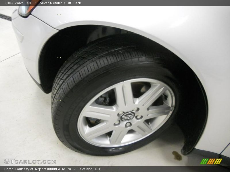 Silver Metallic / Off Black 2004 Volvo S40 T5
