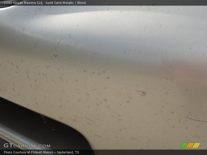 Sunlit Sand Metallic / Blond 2000 Nissan Maxima GLE