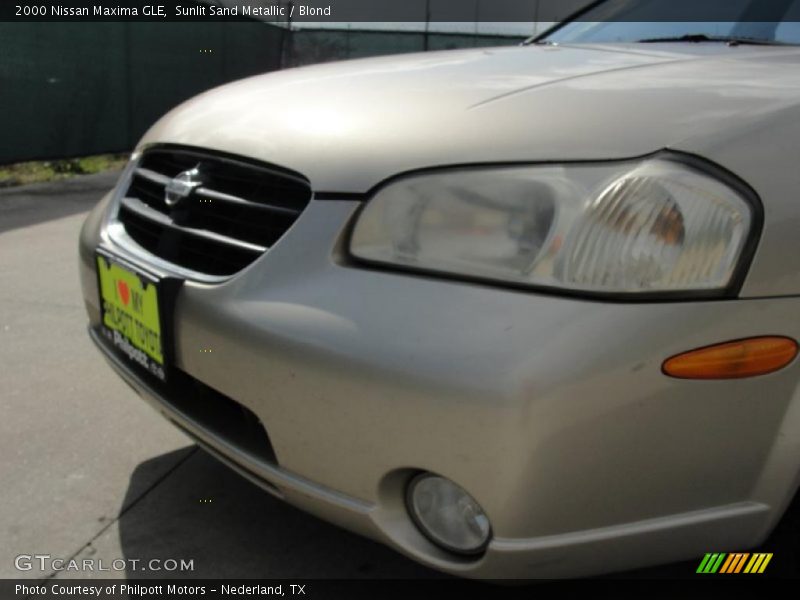Sunlit Sand Metallic / Blond 2000 Nissan Maxima GLE