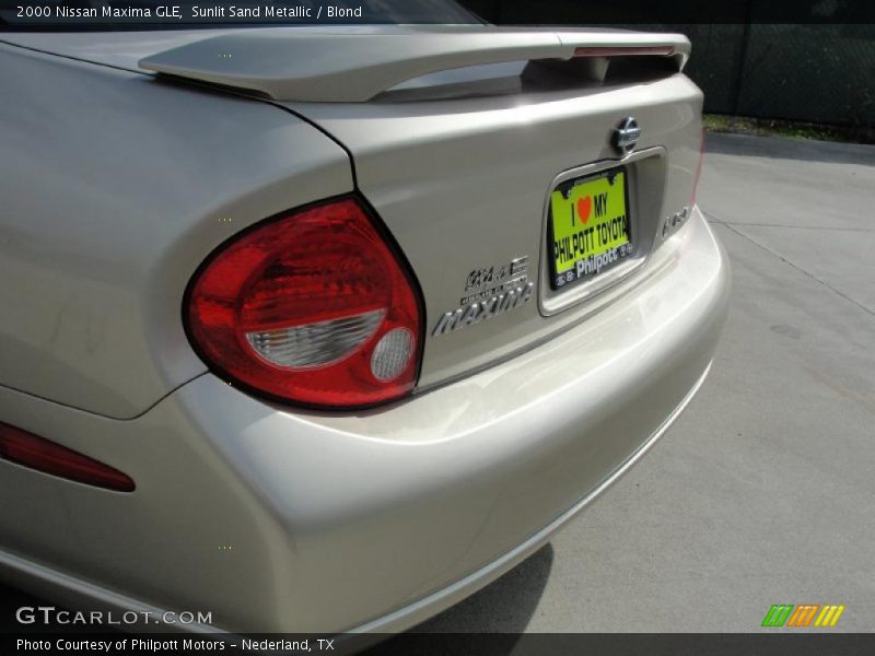 Sunlit Sand Metallic / Blond 2000 Nissan Maxima GLE