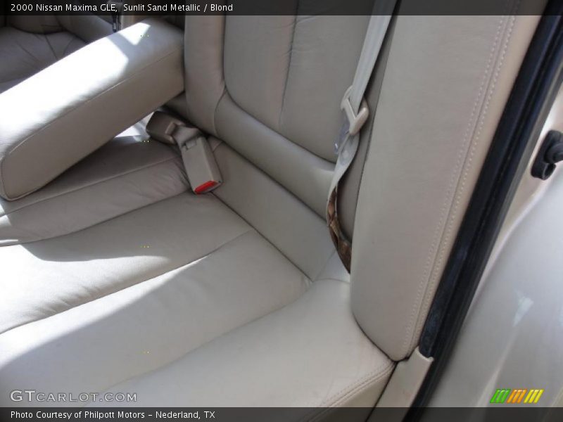 Sunlit Sand Metallic / Blond 2000 Nissan Maxima GLE