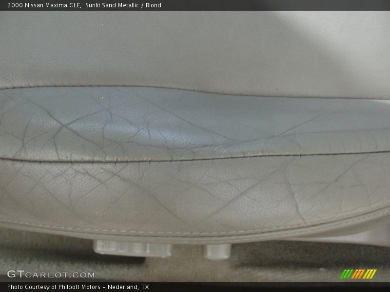 Sunlit Sand Metallic / Blond 2000 Nissan Maxima GLE