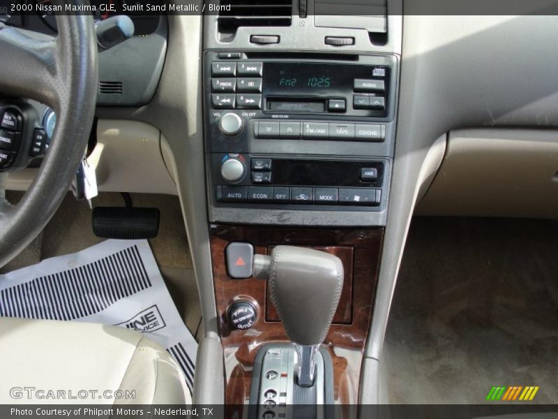 Sunlit Sand Metallic / Blond 2000 Nissan Maxima GLE
