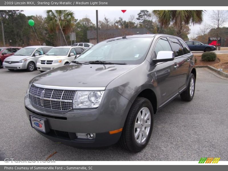 Front 3/4 View of 2009 MKX 