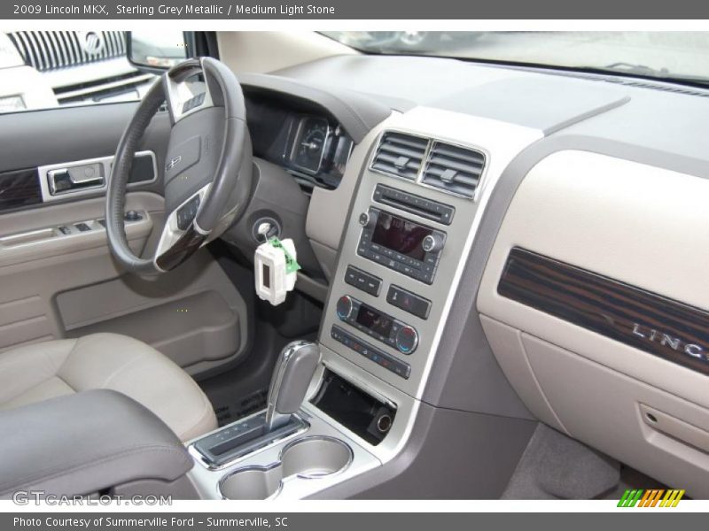 Dashboard of 2009 MKX 