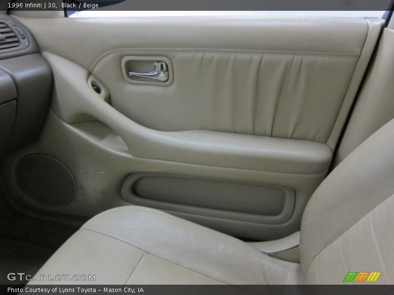 Black / Beige 1996 Infiniti J 30