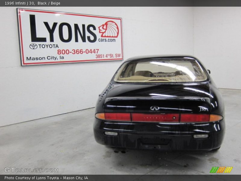 Black / Beige 1996 Infiniti J 30
