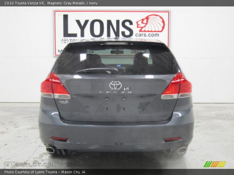 Magnetic Gray Metallic / Ivory 2010 Toyota Venza V6