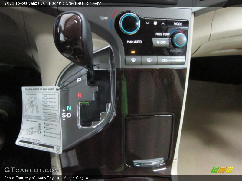 Magnetic Gray Metallic / Ivory 2010 Toyota Venza V6