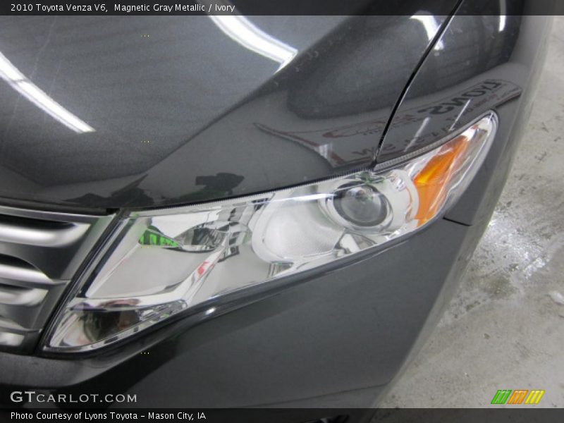Magnetic Gray Metallic / Ivory 2010 Toyota Venza V6