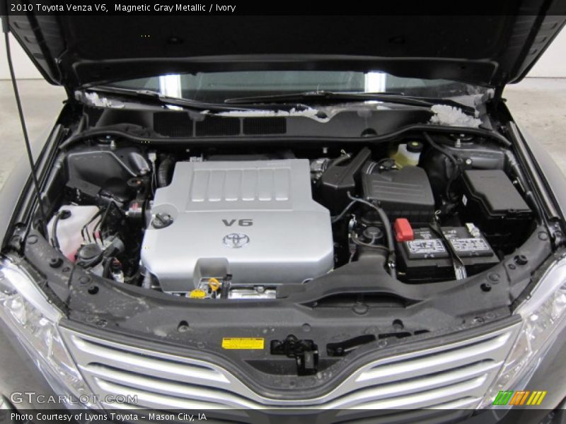 Magnetic Gray Metallic / Ivory 2010 Toyota Venza V6