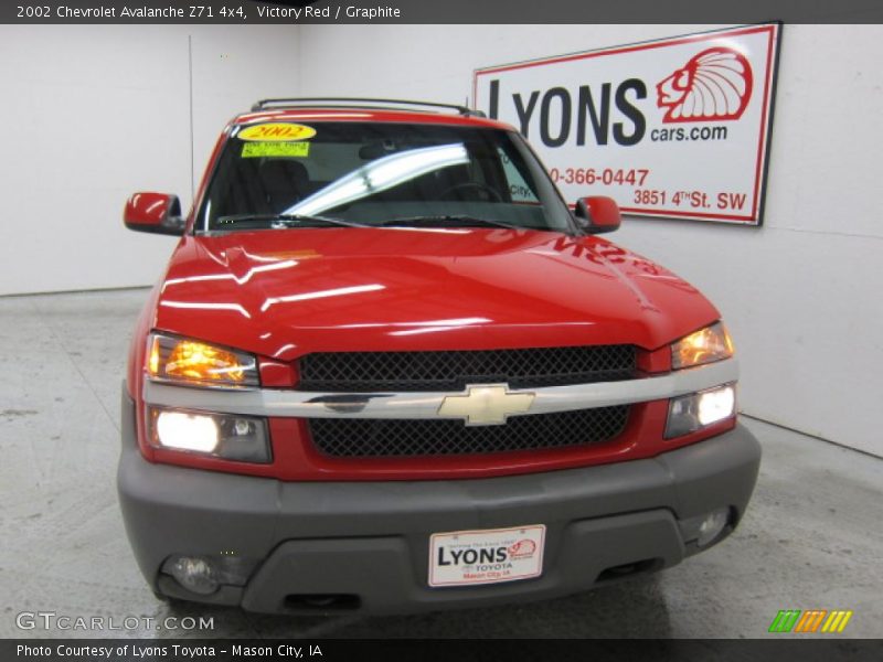 Victory Red / Graphite 2002 Chevrolet Avalanche Z71 4x4
