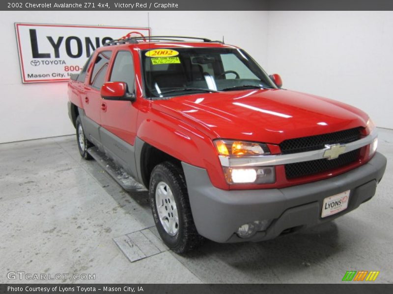 Victory Red / Graphite 2002 Chevrolet Avalanche Z71 4x4