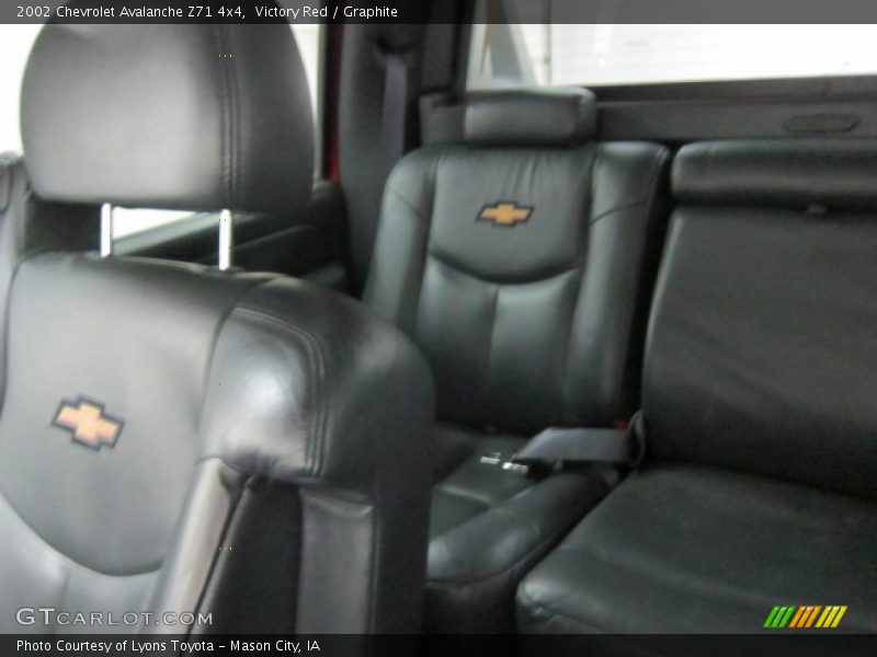 Victory Red / Graphite 2002 Chevrolet Avalanche Z71 4x4