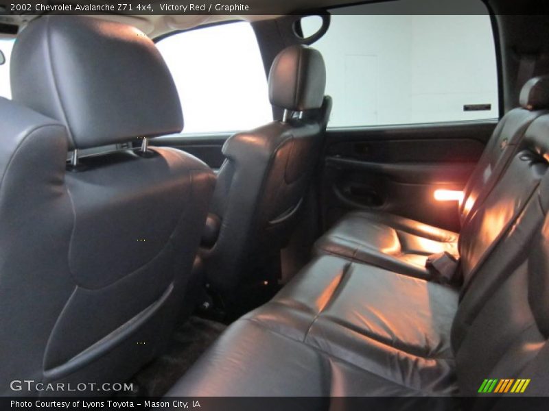 Victory Red / Graphite 2002 Chevrolet Avalanche Z71 4x4