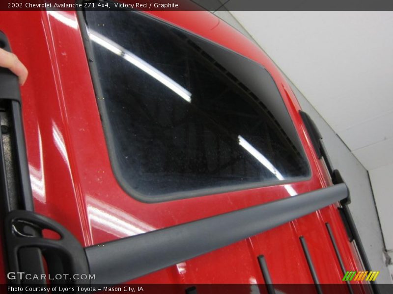 Victory Red / Graphite 2002 Chevrolet Avalanche Z71 4x4