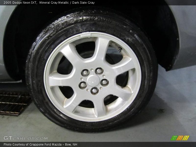 Mineral Gray Metallic / Dark Slate Gray 2005 Dodge Neon SXT