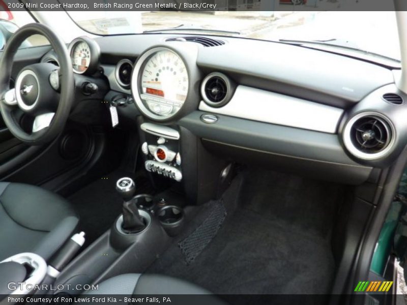 British Racing Green Metallic / Black/Grey 2009 Mini Cooper Hardtop
