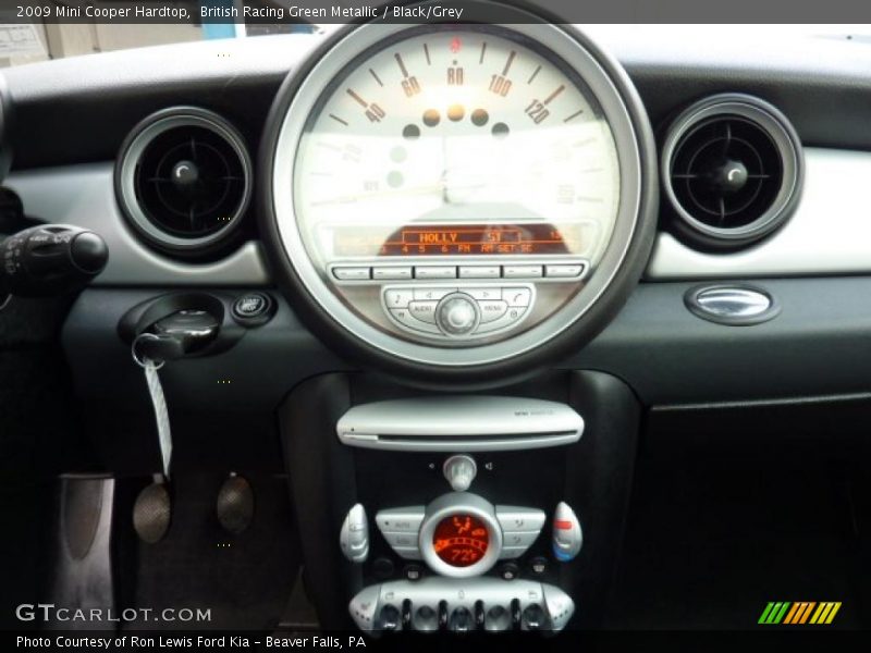 British Racing Green Metallic / Black/Grey 2009 Mini Cooper Hardtop