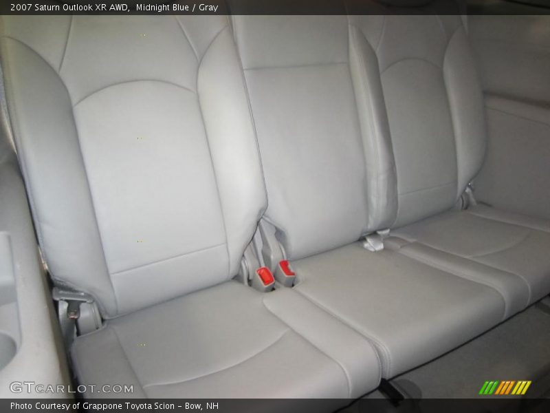  2007 Outlook XR AWD Gray Interior