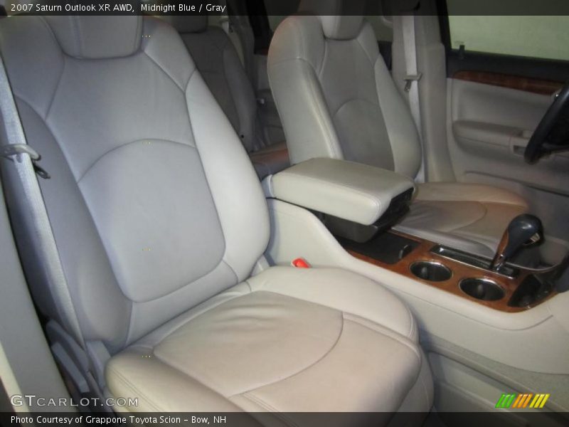  2007 Outlook XR AWD Gray Interior