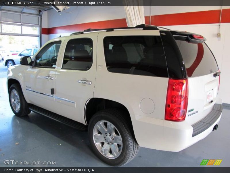 White Diamond Tintcoat / Light Titanium 2011 GMC Yukon SLT