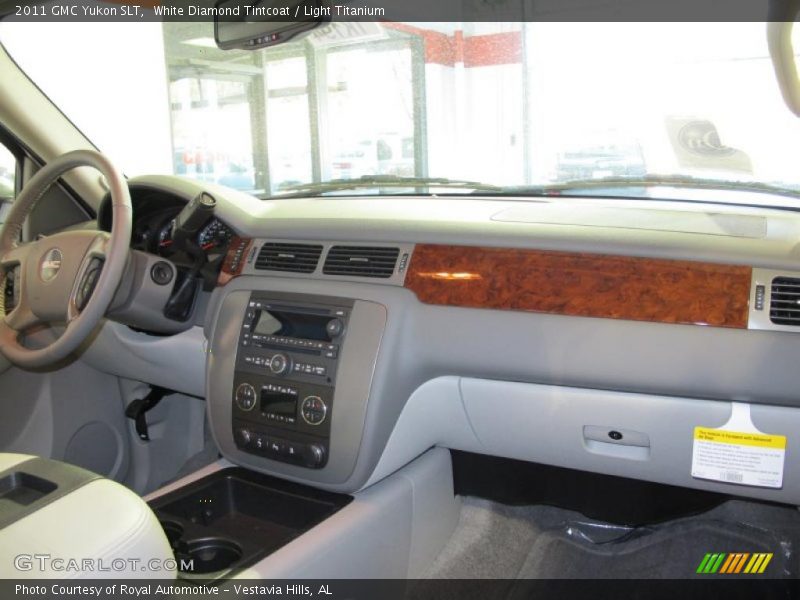 White Diamond Tintcoat / Light Titanium 2011 GMC Yukon SLT