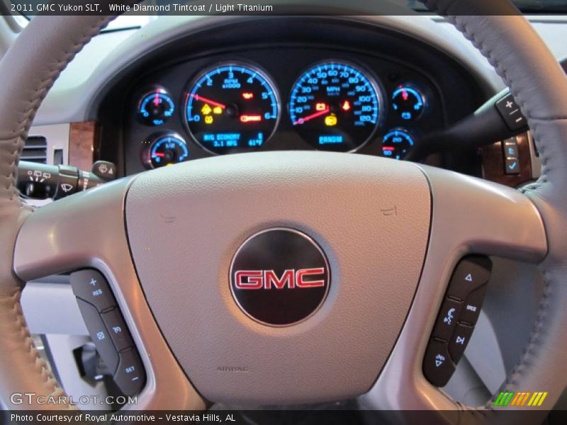 White Diamond Tintcoat / Light Titanium 2011 GMC Yukon SLT