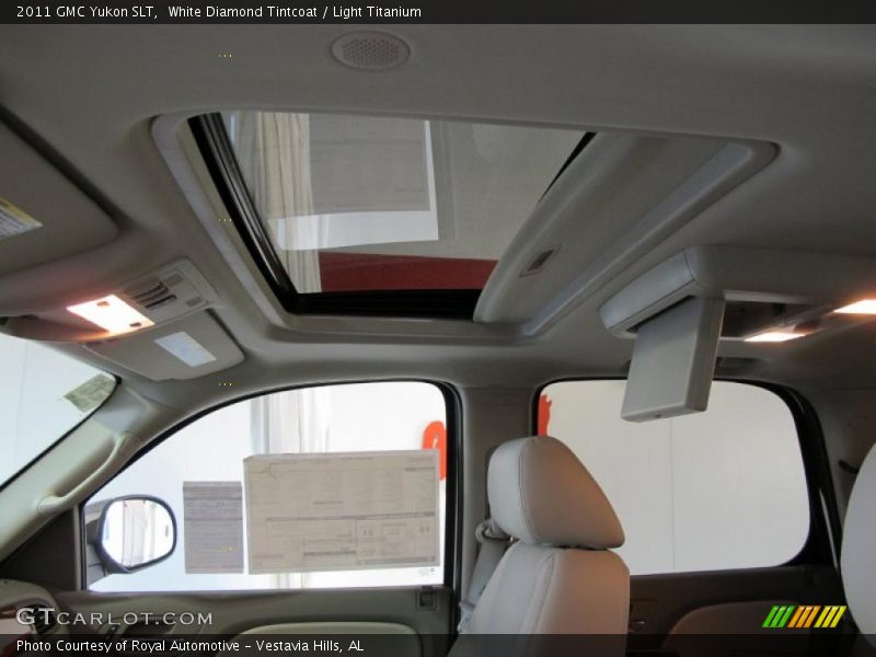 White Diamond Tintcoat / Light Titanium 2011 GMC Yukon SLT