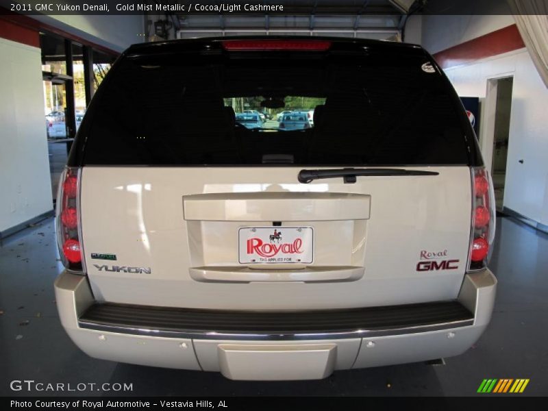 Gold Mist Metallic / Cocoa/Light Cashmere 2011 GMC Yukon Denali