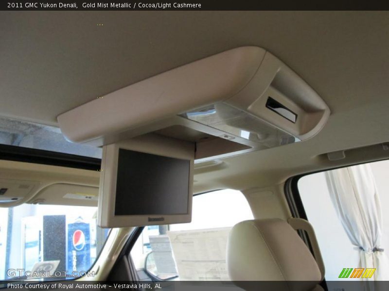 Gold Mist Metallic / Cocoa/Light Cashmere 2011 GMC Yukon Denali