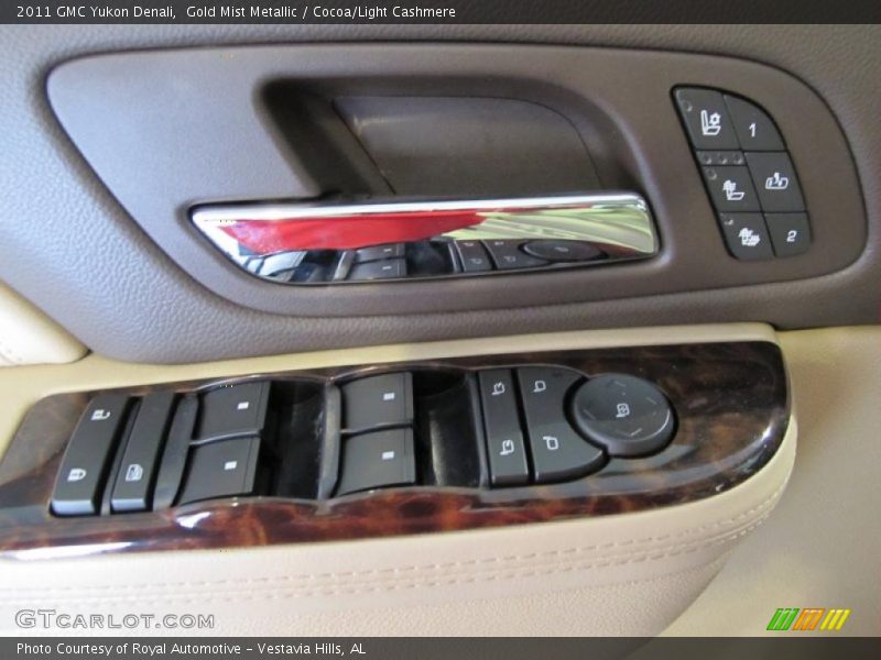 Gold Mist Metallic / Cocoa/Light Cashmere 2011 GMC Yukon Denali