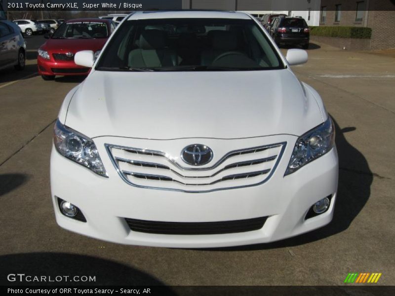 Super White / Bisque 2011 Toyota Camry XLE