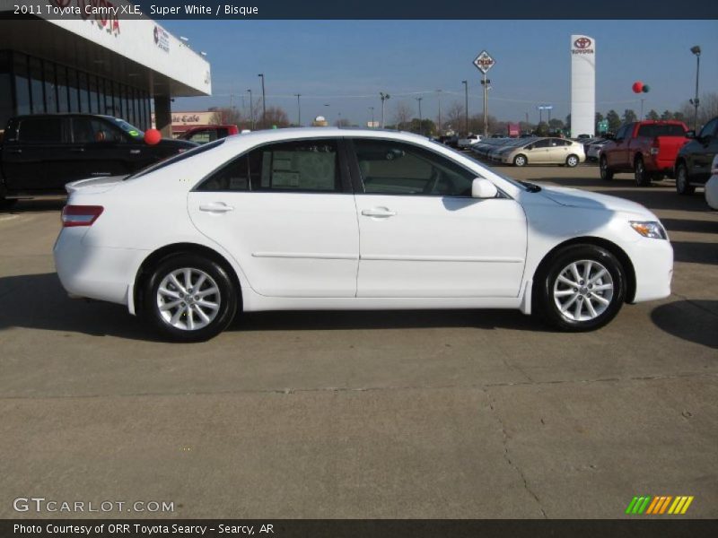 Super White / Bisque 2011 Toyota Camry XLE