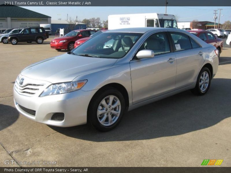 Front 3/4 View of 2011 Camry LE