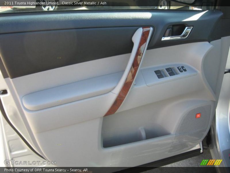 Classic Silver Metallic / Ash 2011 Toyota Highlander Limited