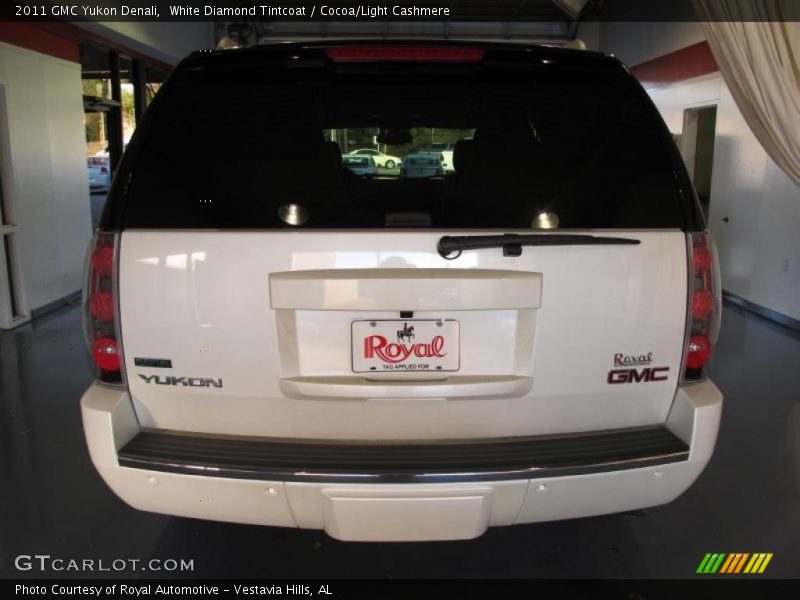 White Diamond Tintcoat / Cocoa/Light Cashmere 2011 GMC Yukon Denali