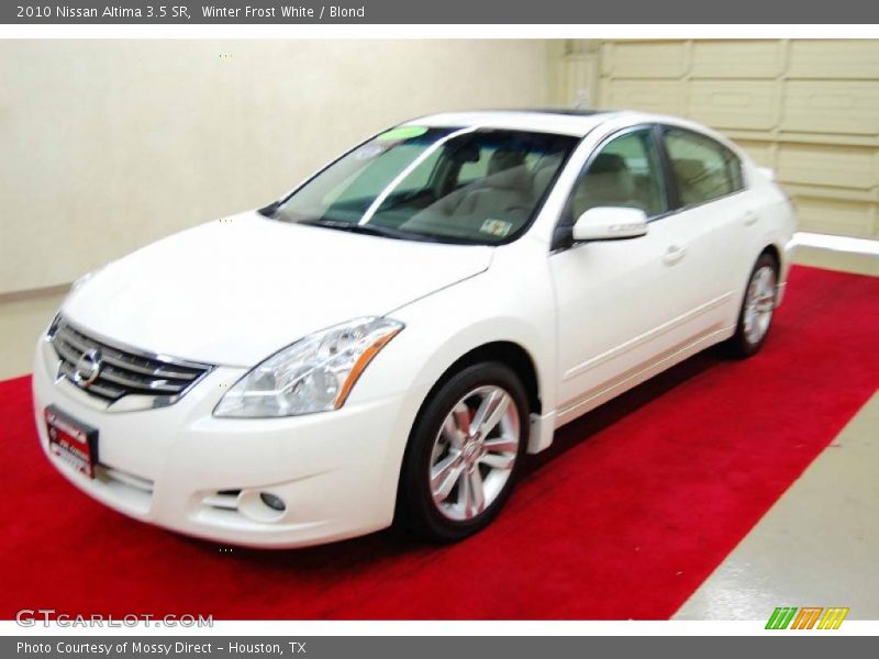 Winter Frost White / Blond 2010 Nissan Altima 3.5 SR