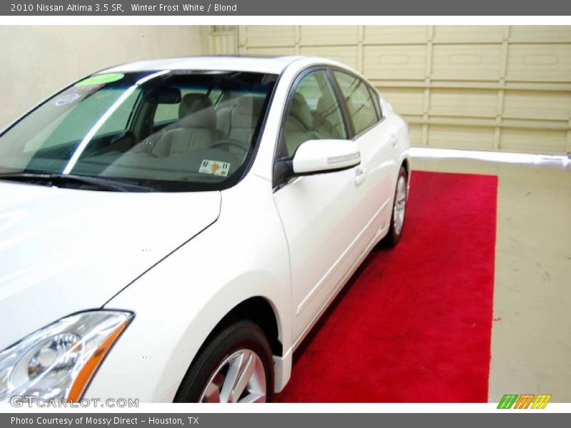 Winter Frost White / Blond 2010 Nissan Altima 3.5 SR