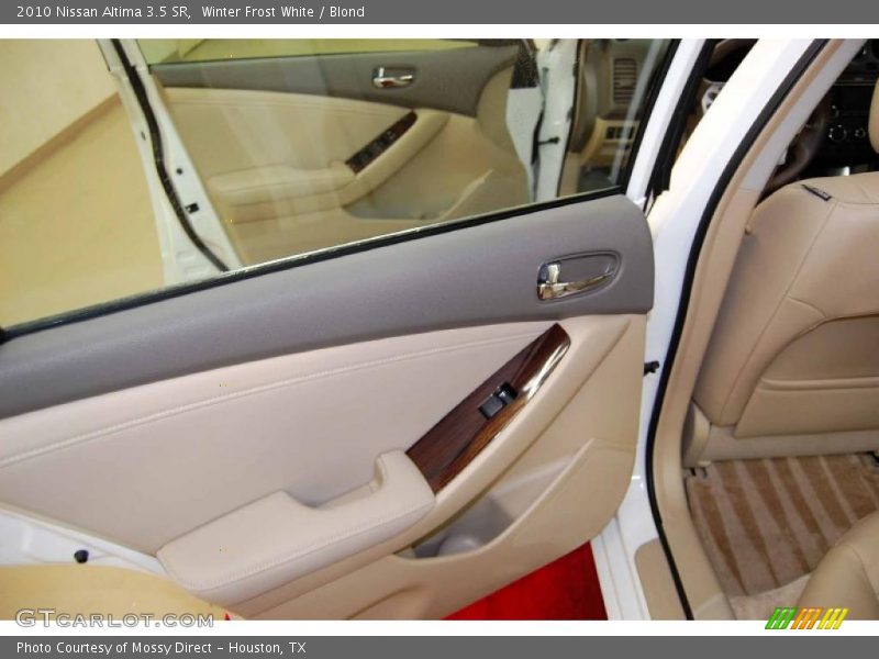 Winter Frost White / Blond 2010 Nissan Altima 3.5 SR