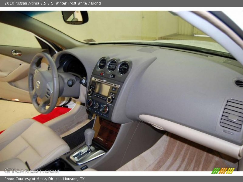  2010 Altima 3.5 SR Blond Interior