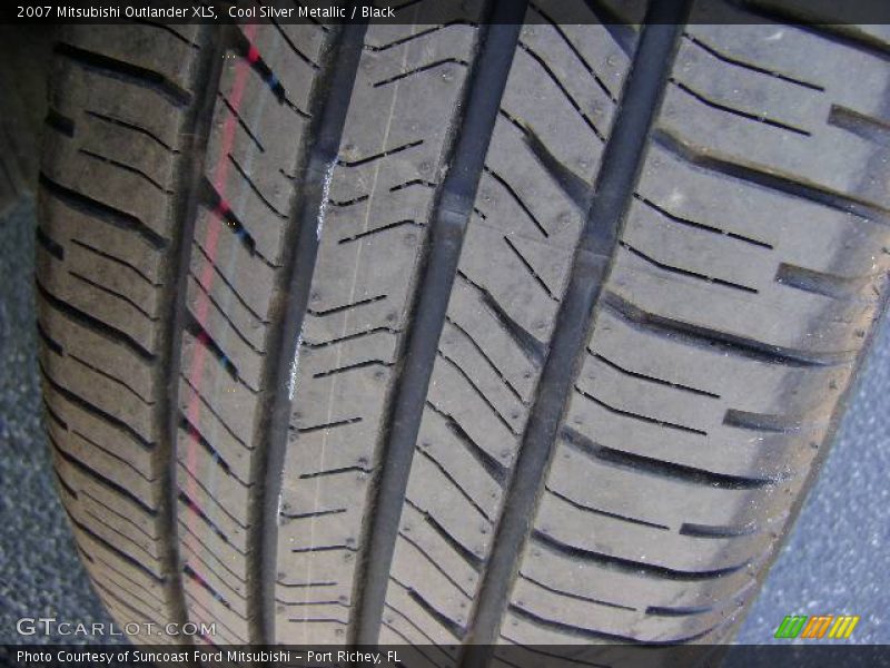 Cool Silver Metallic / Black 2007 Mitsubishi Outlander XLS
