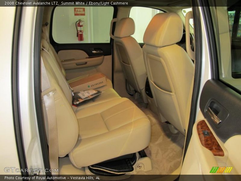 Summit White / Ebony/Light Cashmere 2008 Chevrolet Avalanche LTZ