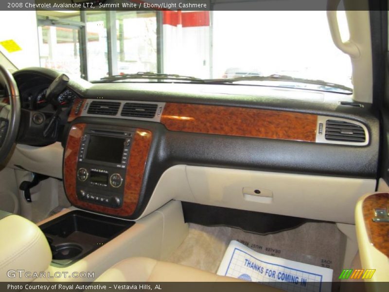 Summit White / Ebony/Light Cashmere 2008 Chevrolet Avalanche LTZ