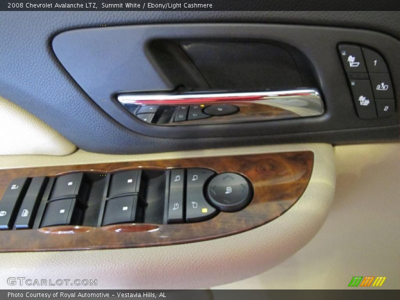 Summit White / Ebony/Light Cashmere 2008 Chevrolet Avalanche LTZ