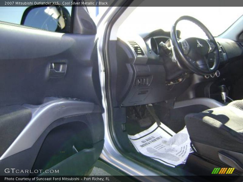 Cool Silver Metallic / Black 2007 Mitsubishi Outlander XLS