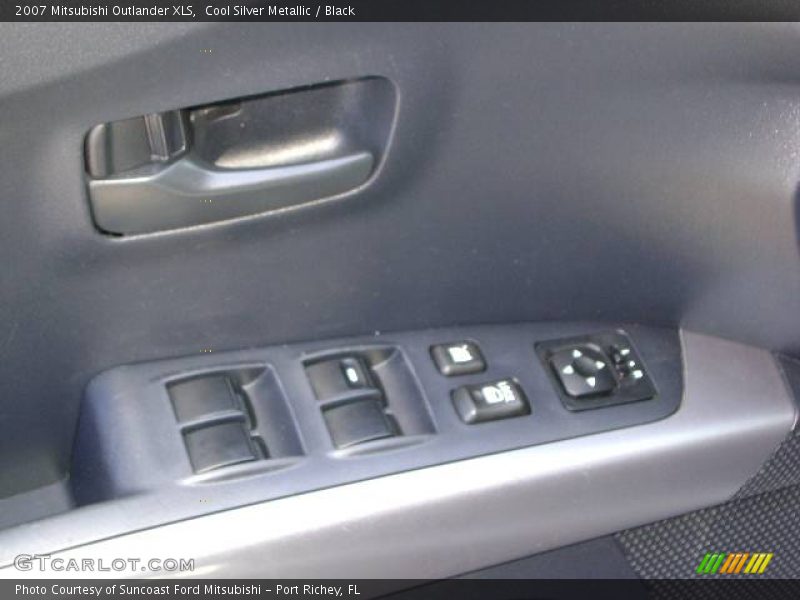 Cool Silver Metallic / Black 2007 Mitsubishi Outlander XLS