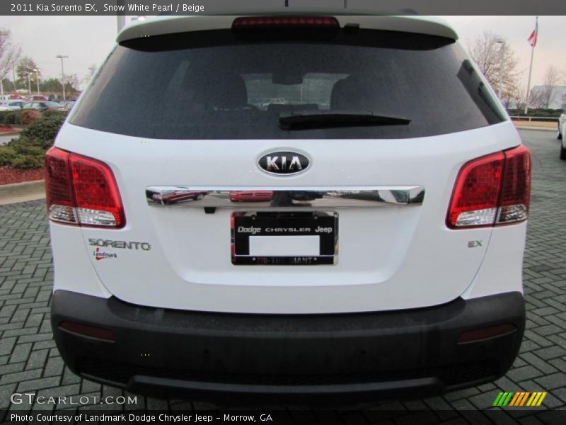 Snow White Pearl / Beige 2011 Kia Sorento EX
