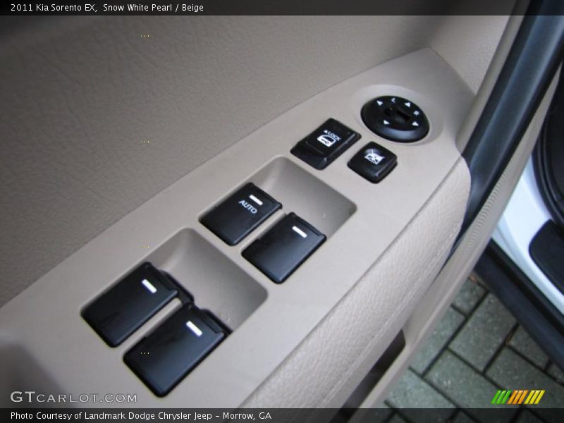 Snow White Pearl / Beige 2011 Kia Sorento EX