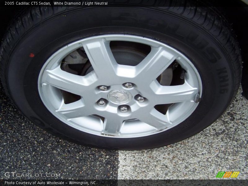 White Diamond / Light Neutral 2005 Cadillac CTS Sedan